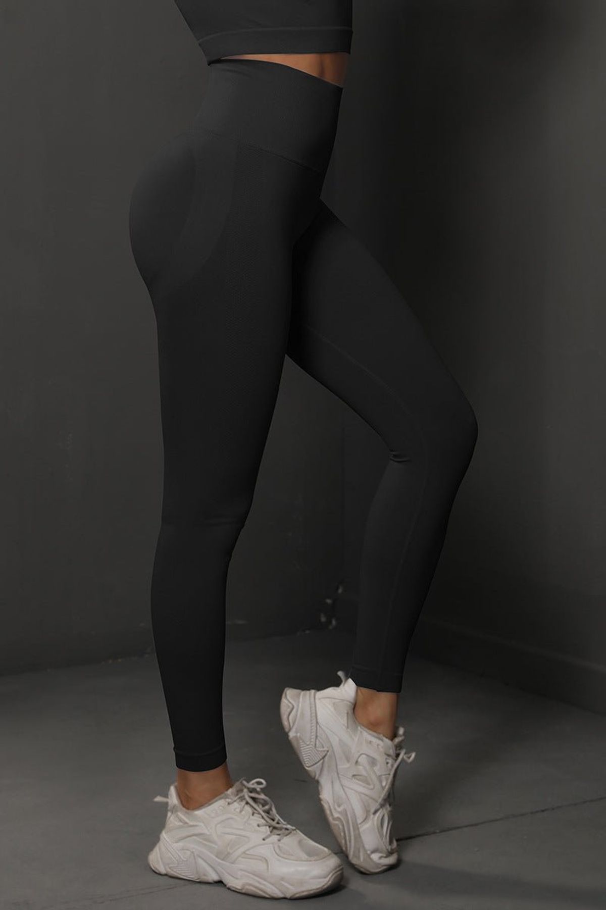 BodyCurve Scrunch Leggings Black - Medium / Black