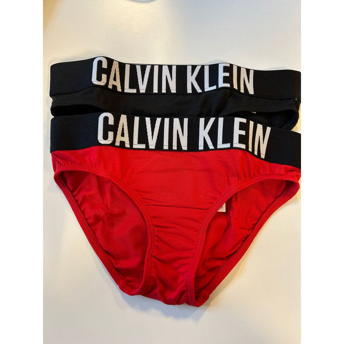 Calvin Klein 2-pak Trusser REDHOT/BLACK - Legekammeraten.dk