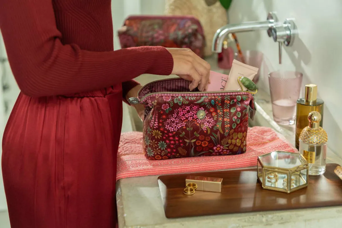 Cooper Cosmetic Purse Medium Querida Velvet Red 22.5x9.5x15cm