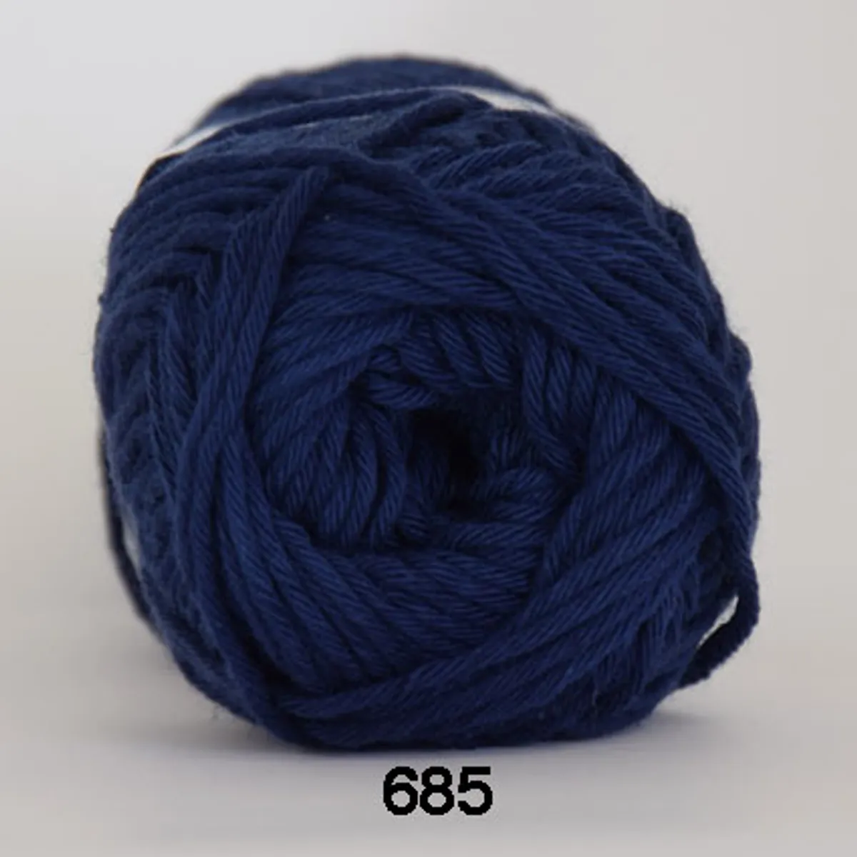 Cotton 8/8, marineblå, 50 g, nr. 685