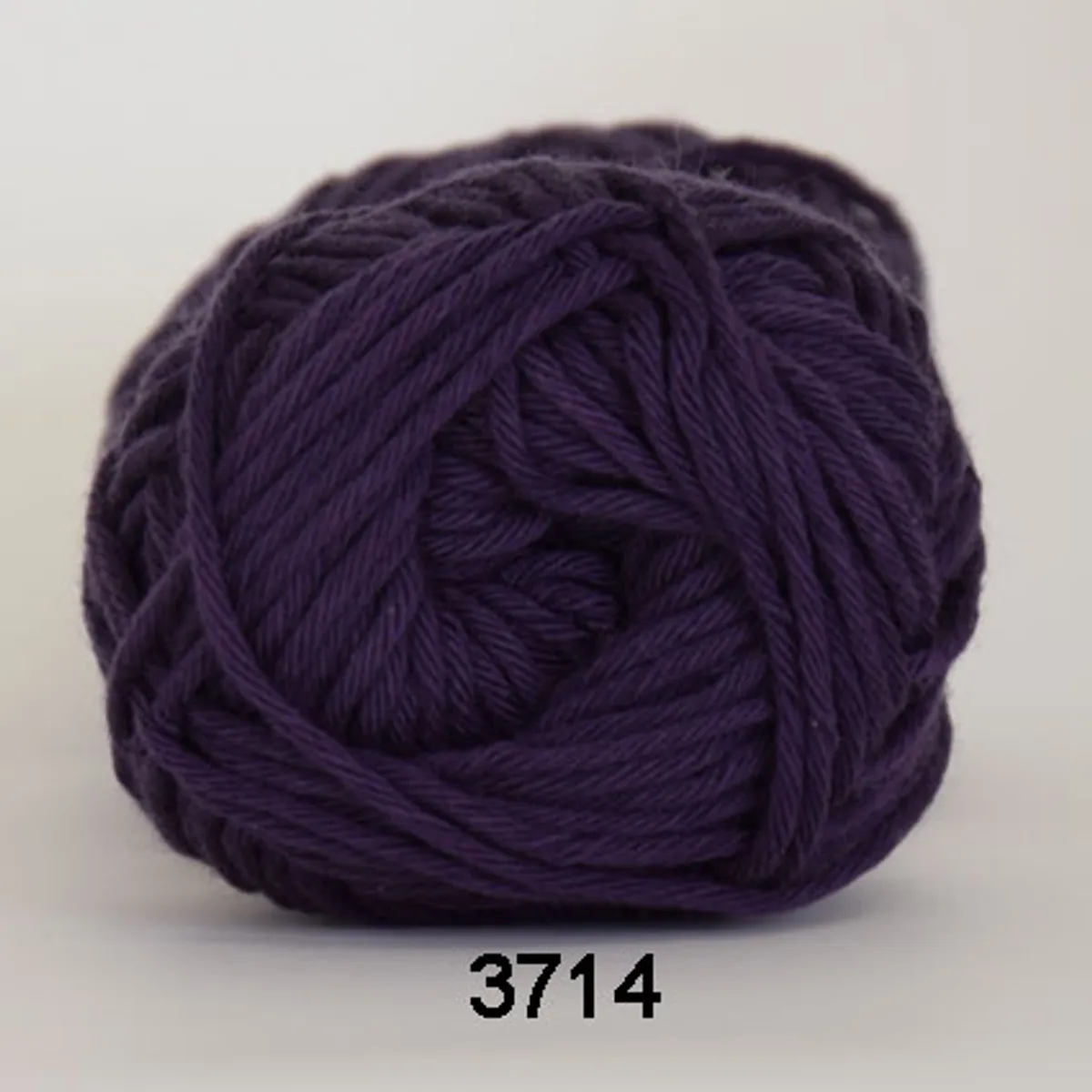 Cotton 8/8, mørk lilla, 50 g, nr. 3714