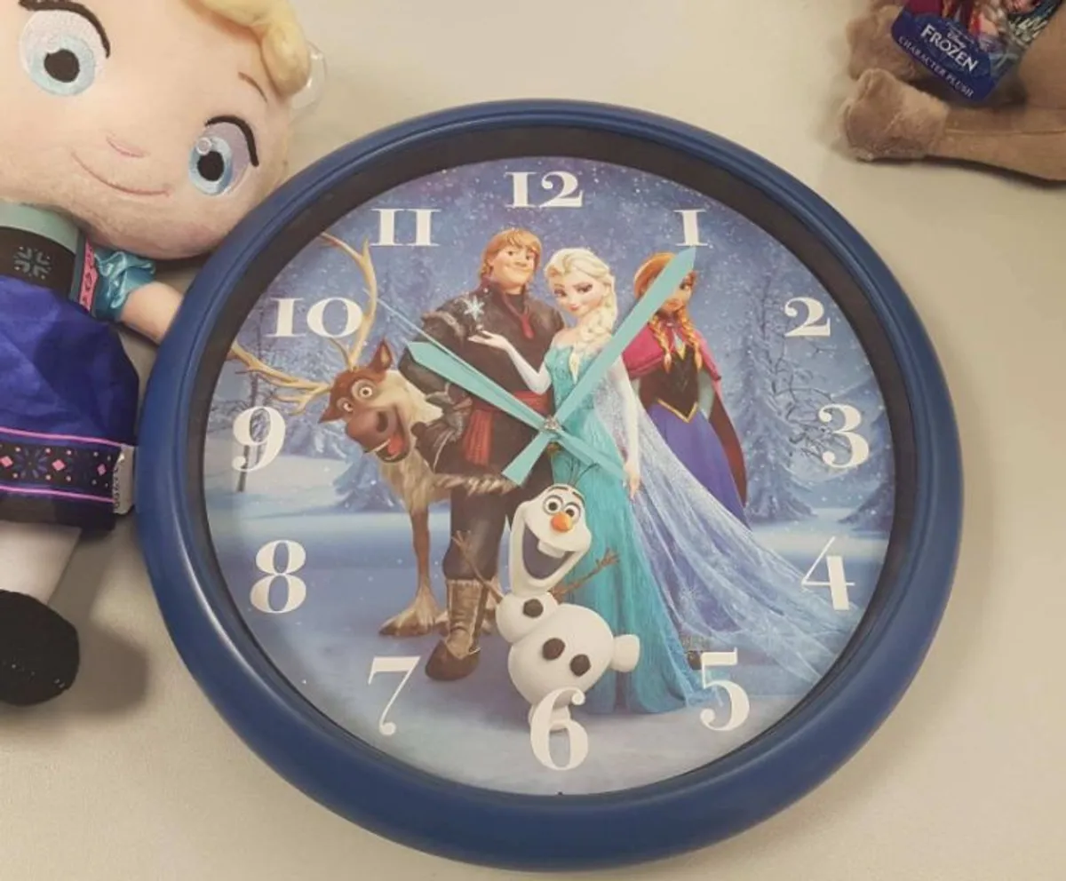 Disney: Frozen - Elsa Anna Olaf & Kristoff Sven - Wall Clock