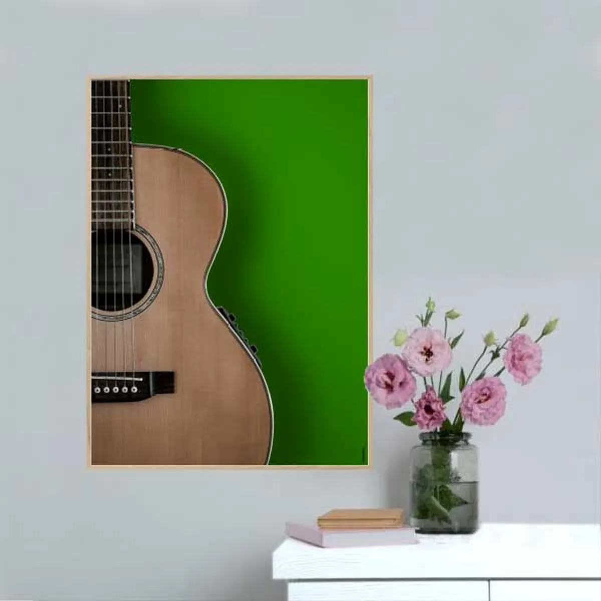 Fotoplakat Akustisk guitar med grøn baggrund - 15 x 21 cm / XS / lodret