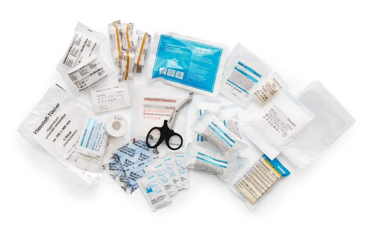 Førstehjælpssortiment First-aid kit L DIN 13157:2021