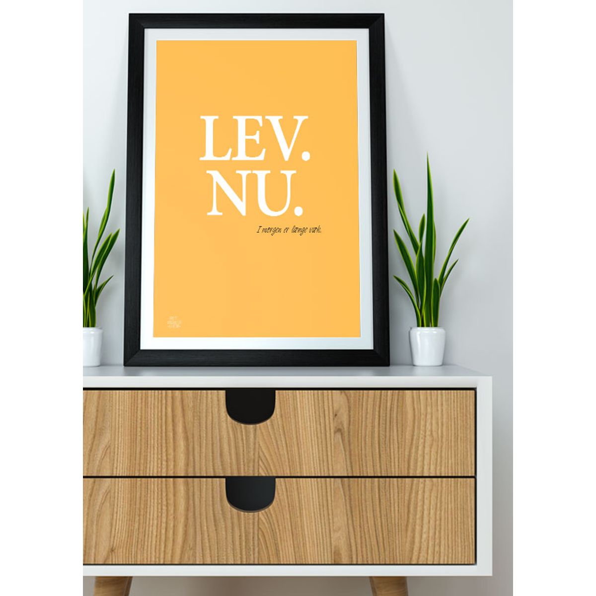 Lev nu-plakat (gul) - Download PDF og print selv i mange formater kr. 299