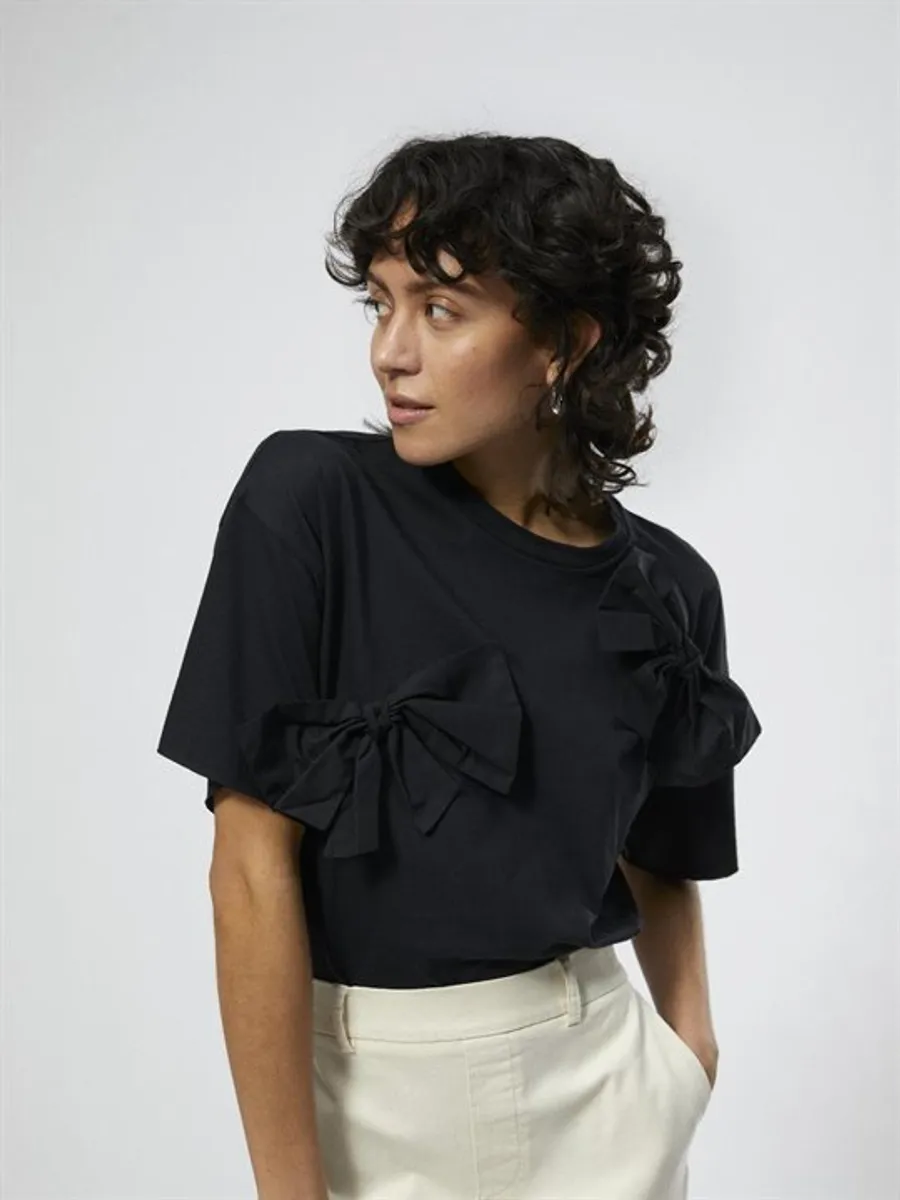 Object - Klara SS OW Bow Tee - Sort