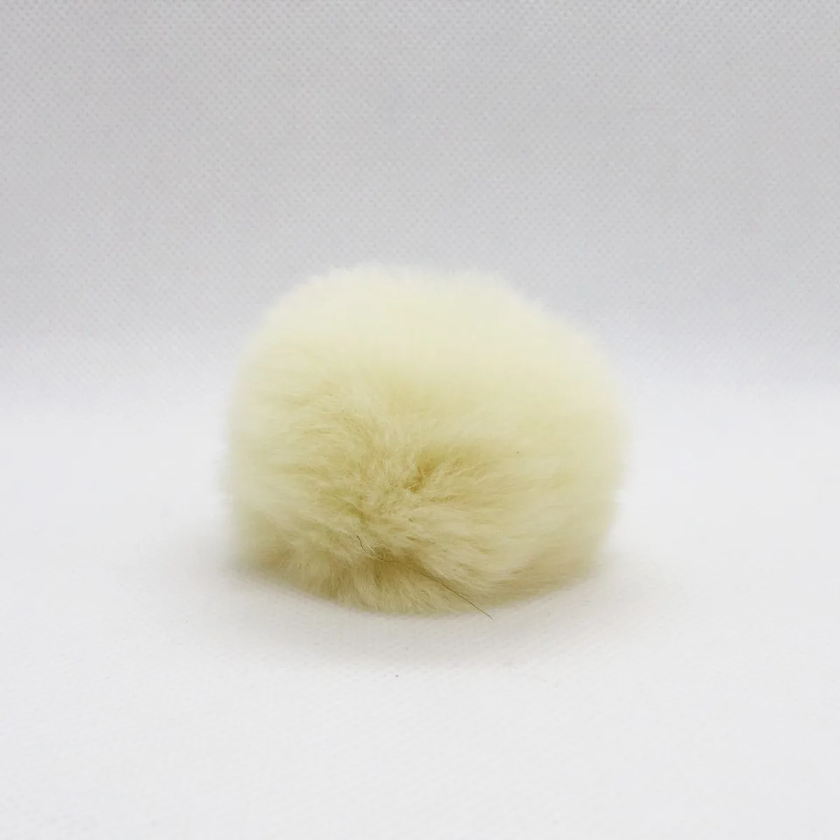 Pompon, kaninhår, 60 mm, lys beige