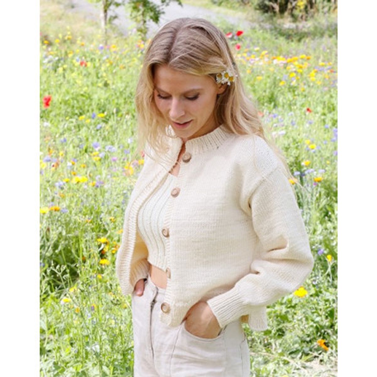 Prairie Rose Cardigan by DROPS Design - Cardigan Strikkeopskrift str. - Medium