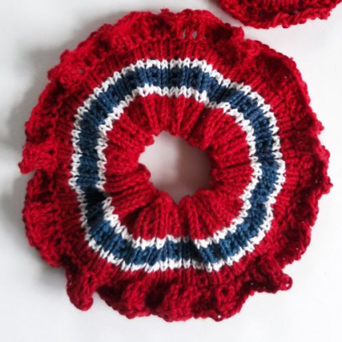 Scrunchie av Rito Krea - Scrunchie Strikkeopskrift 14,5cm - Scrunchie av Rito Krea - Scrunchie Strikkeopskrift 14,5cm