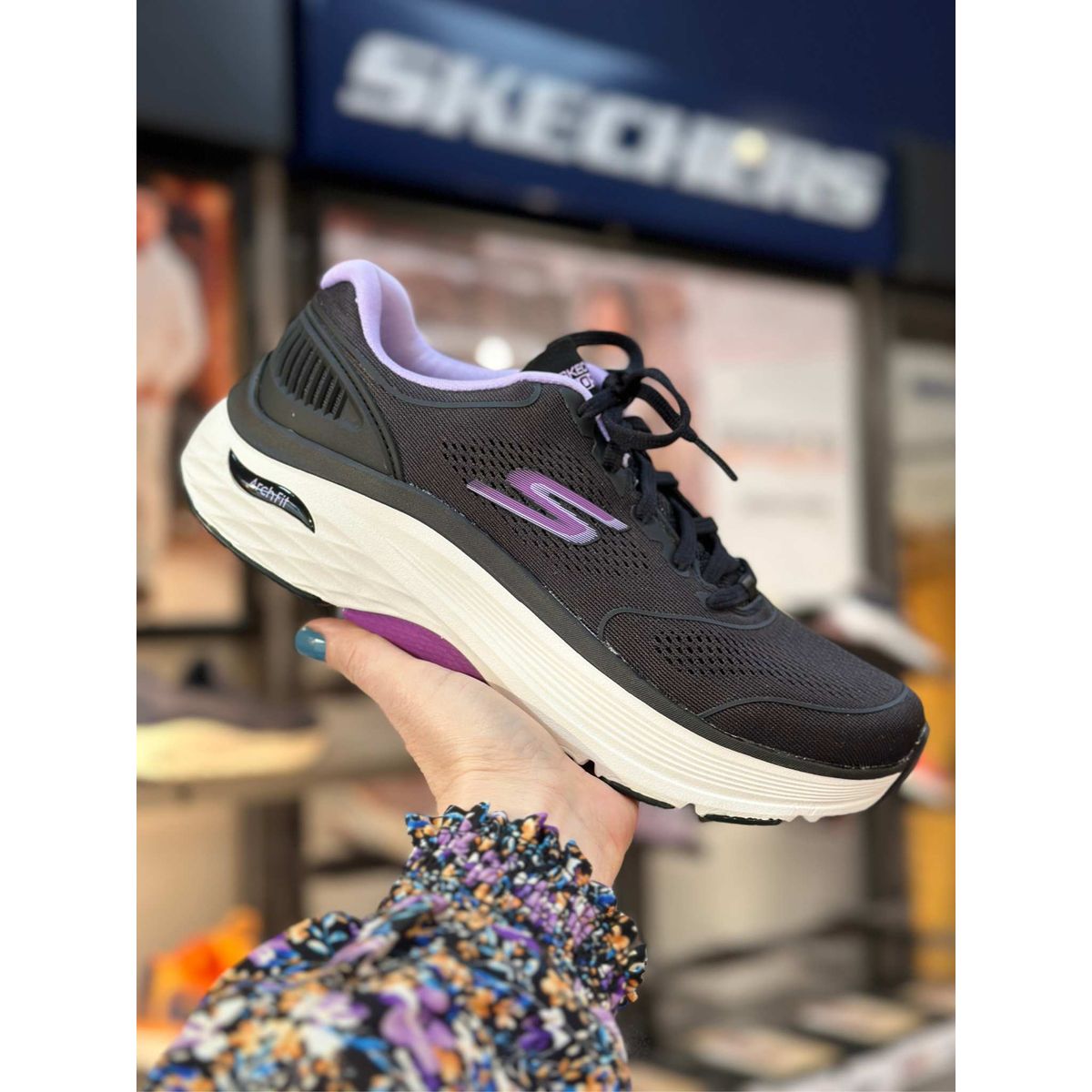 Skechers Max Cushioning Arch Fit - Velocity 36