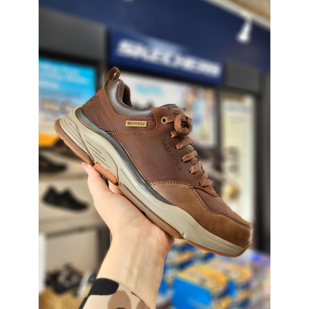 SKECHERS, Relaxed Fit: Benago - Waterproof - Dark Brown 41