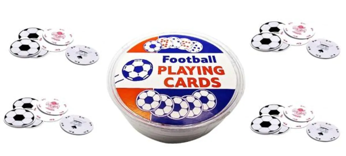 Spillekort - Round Football Playing Cards Deck - Plastic Coated Kids Adult Fun Play Game - Party Gift *Crazy tilbud*