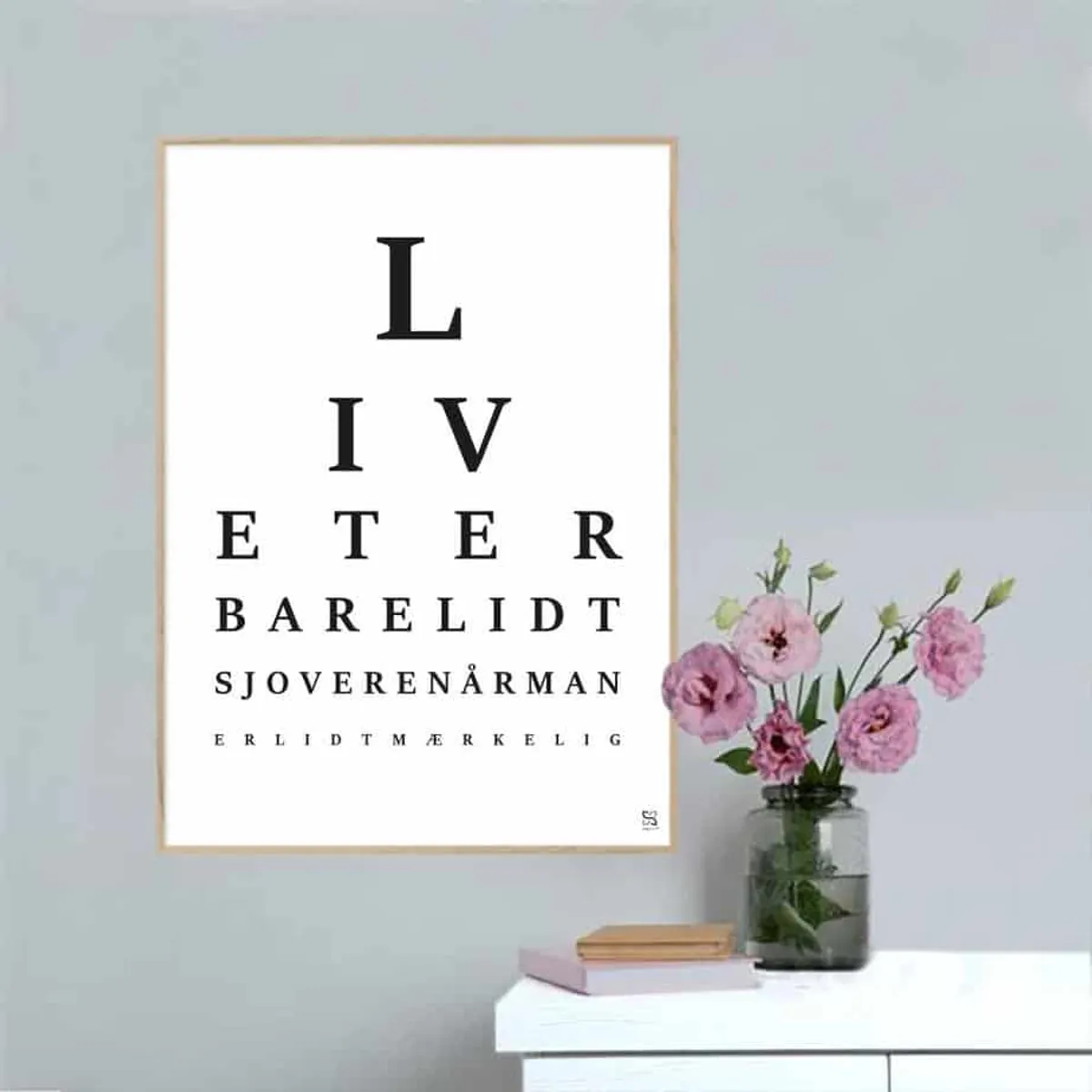 Synstavle - Livet er bare lidt sjovere - Songshape plakat - 30 x 42 cm / Medium / lodret