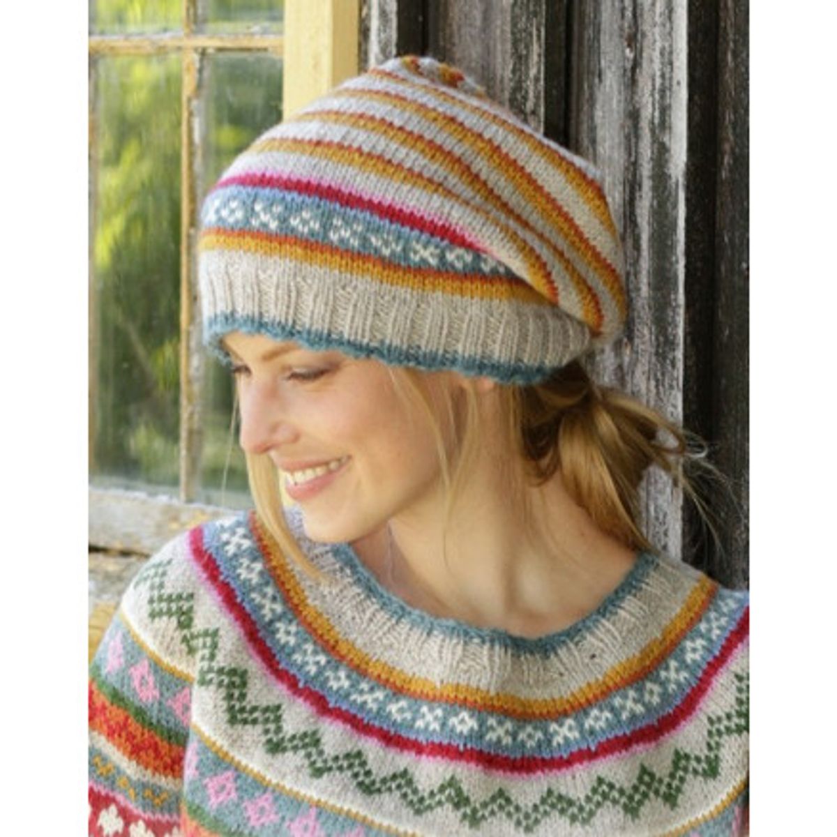 Winter Carnival Hat by DROPS Design - Hue Strikkeopskrift str. S/M - L - Large/X-Large