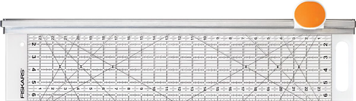 Fiskars - Combo Rotary Cutter & Ruler - Rulleskæremaskine - 61x15 Cm - 9513