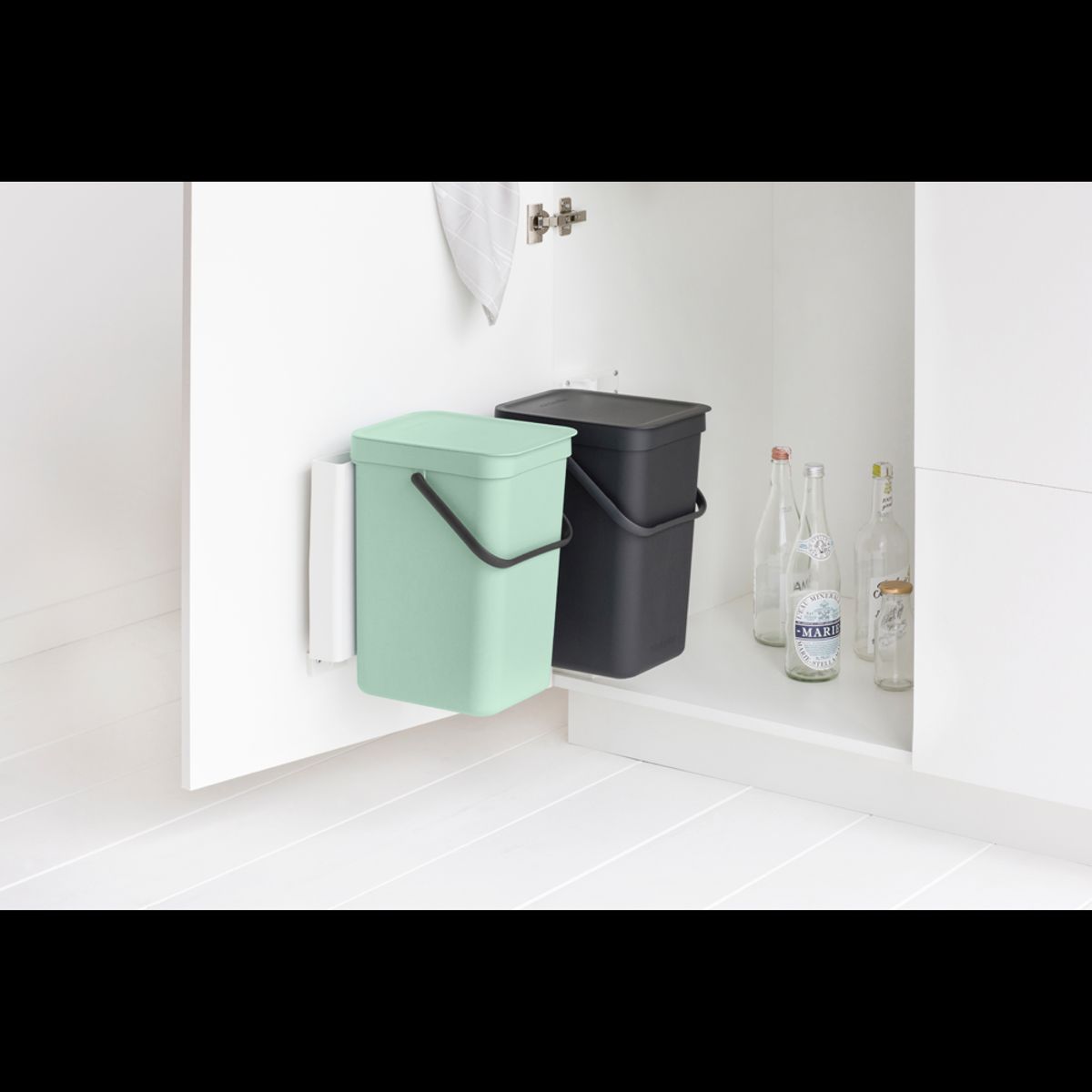 Affaldssortering til indbygning i underskab - 2 x 12 ltr. - Brabantia Sort & Go