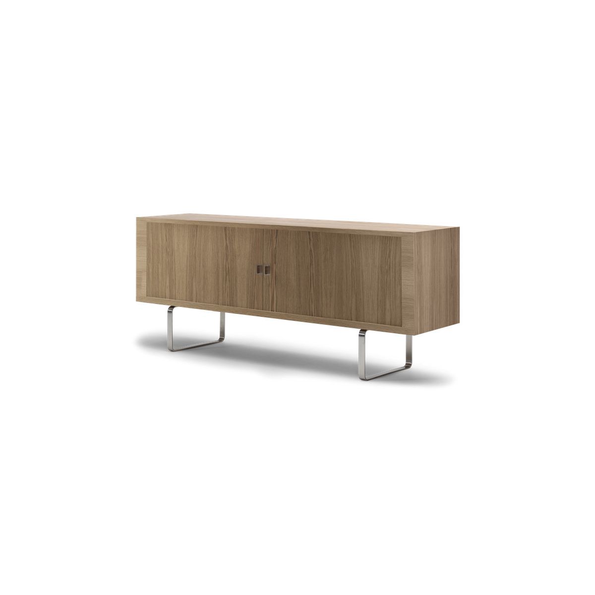 CH825 Credenza Skænk af Hans J. Wegner (Valnød, Olie, Massivt træ)