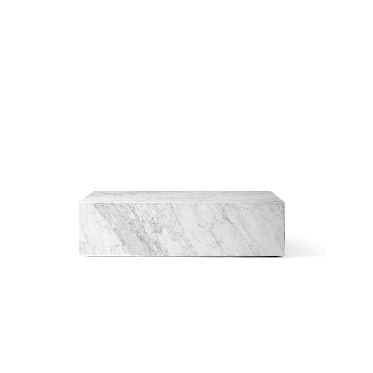 Plinth Low White Carrara marmor fra Audo Copenhagen