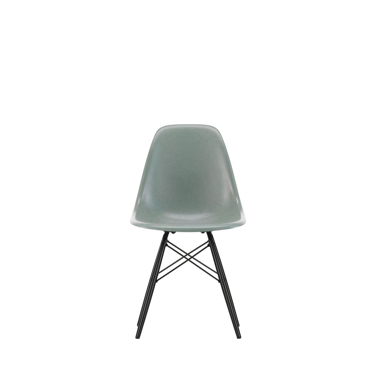 Eames Fiberglass Chair DSW, sortlakeret ahorn fra Vitra (Eames Sea Foam Green)