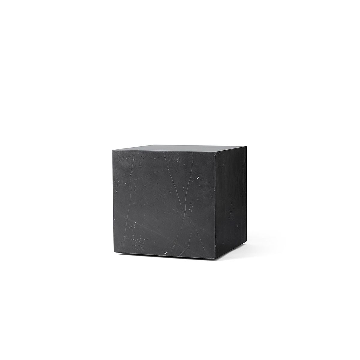 Plinth Cubic Black Nero Marquina marmor fra Audo Copenhagen (Black, Nero Marquina marmor)