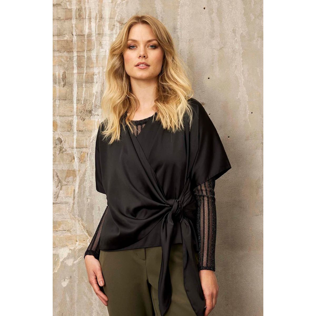 IN FRONT Mandy Bluse, Farve: Black, Størrelse: XL, Dame