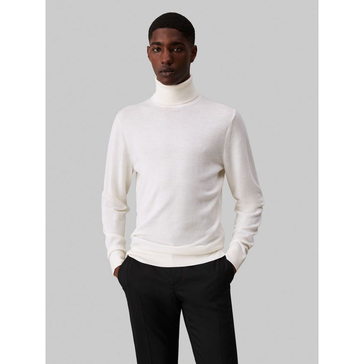 SUPERIOR WOOL TURTLE NECK