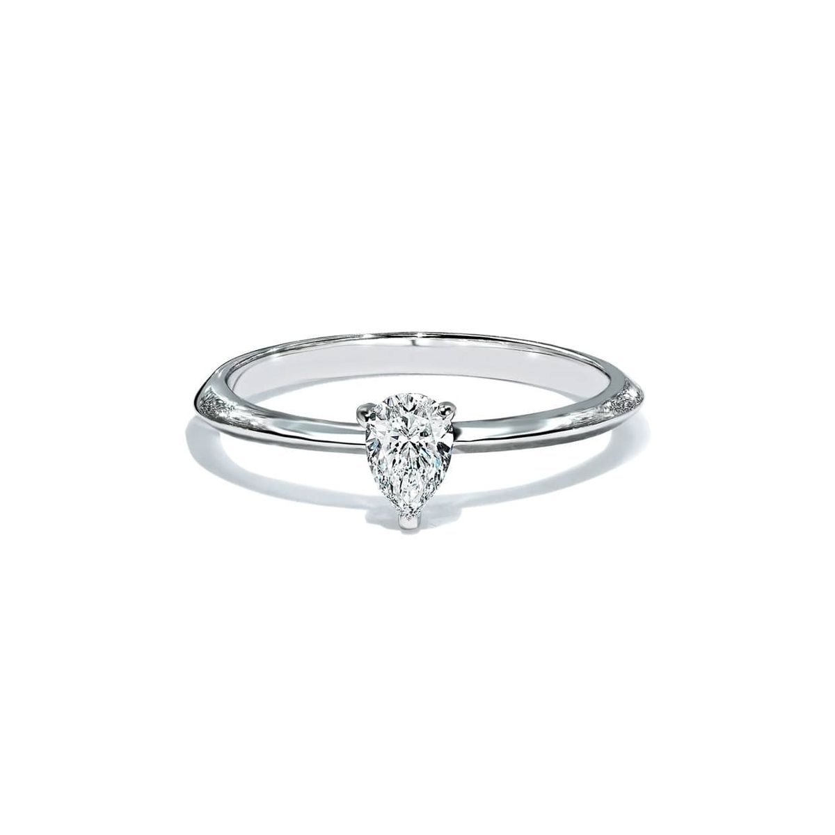 Siena pæreformet diamant solitaire forlovelsesring i hvidguld