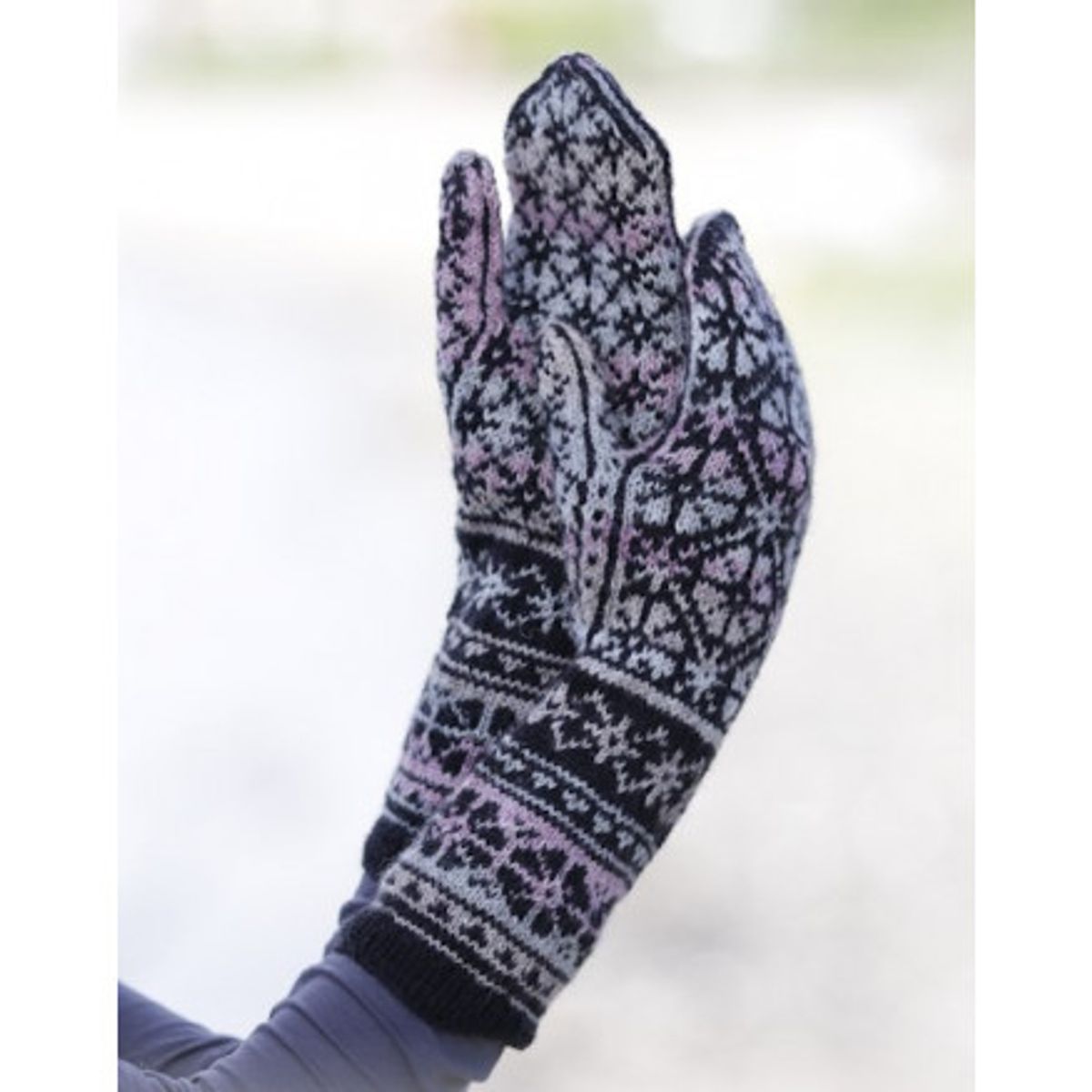 Moonflower Mittens by DROPS Design - Vanter Strikkeopskrift str. One s - One Size