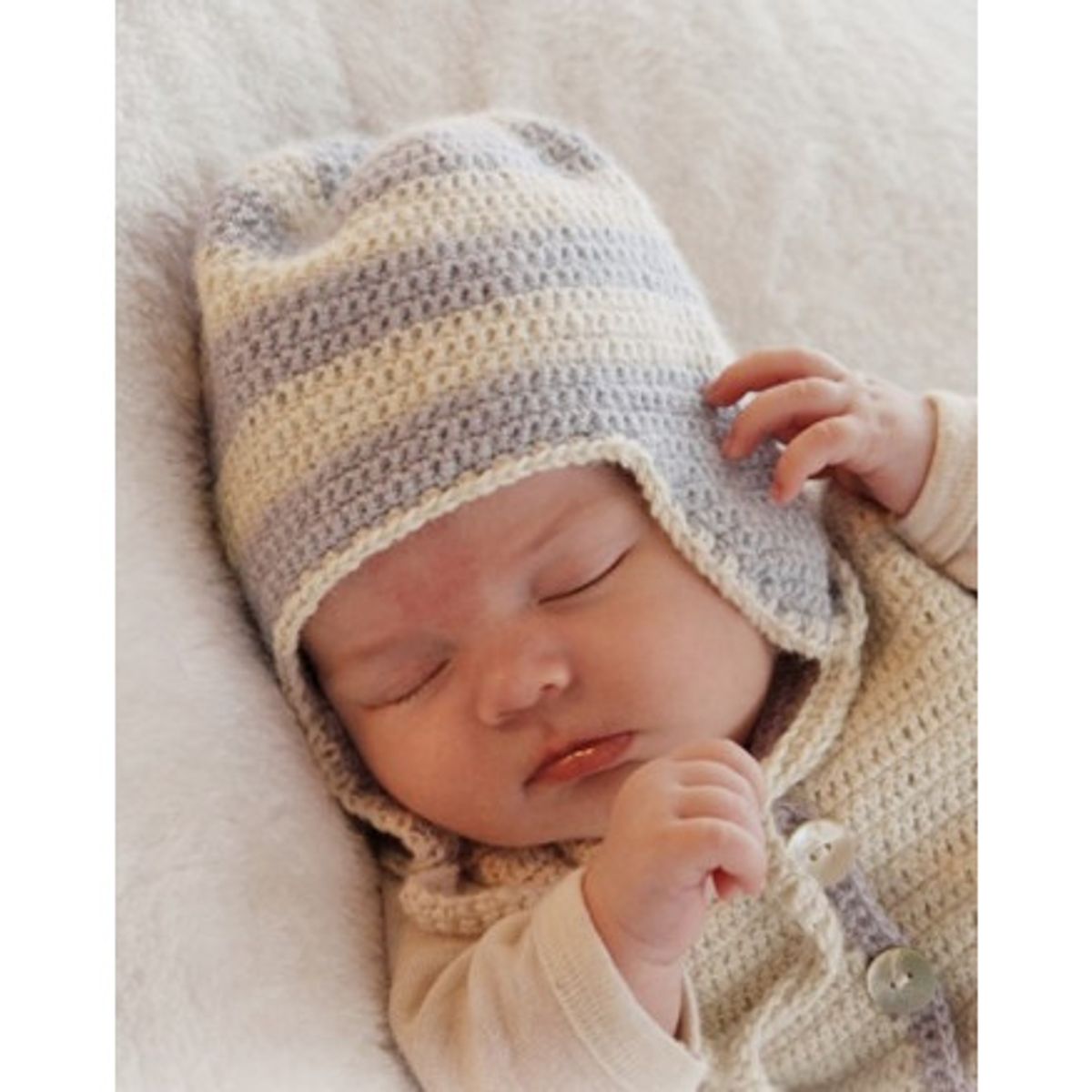 Heartthrob Hat by DROPS Design - Baby Hue Hækleopskrift str. 1/3 mdr - - 2 år