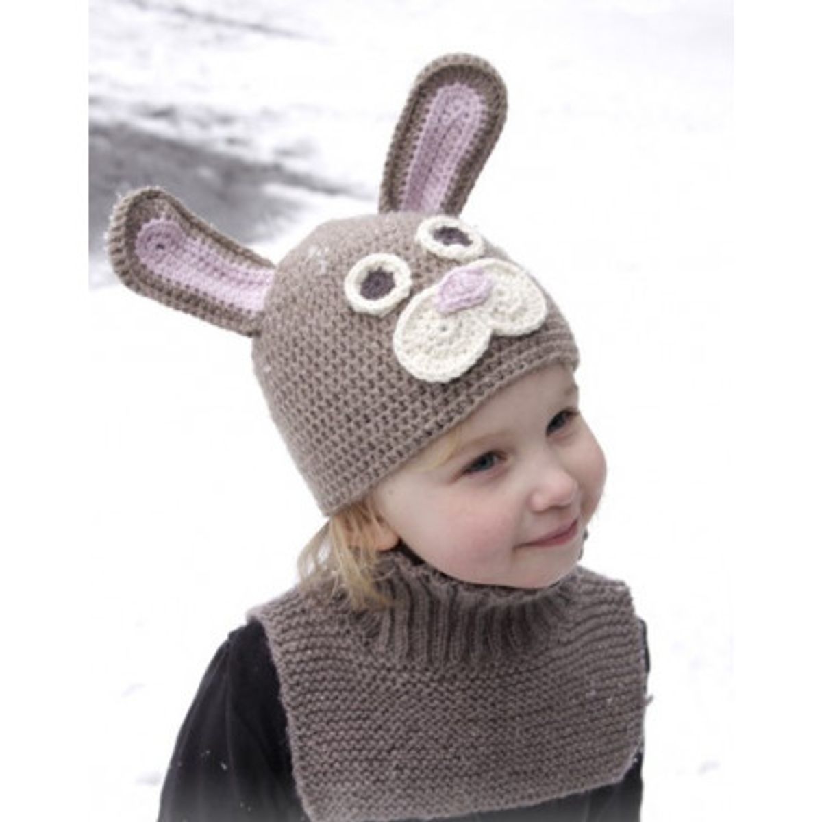 Honey Bunny by DROPS Design - Påskehare hue Hækleopskrift str. 1-8 år - 1/2 år