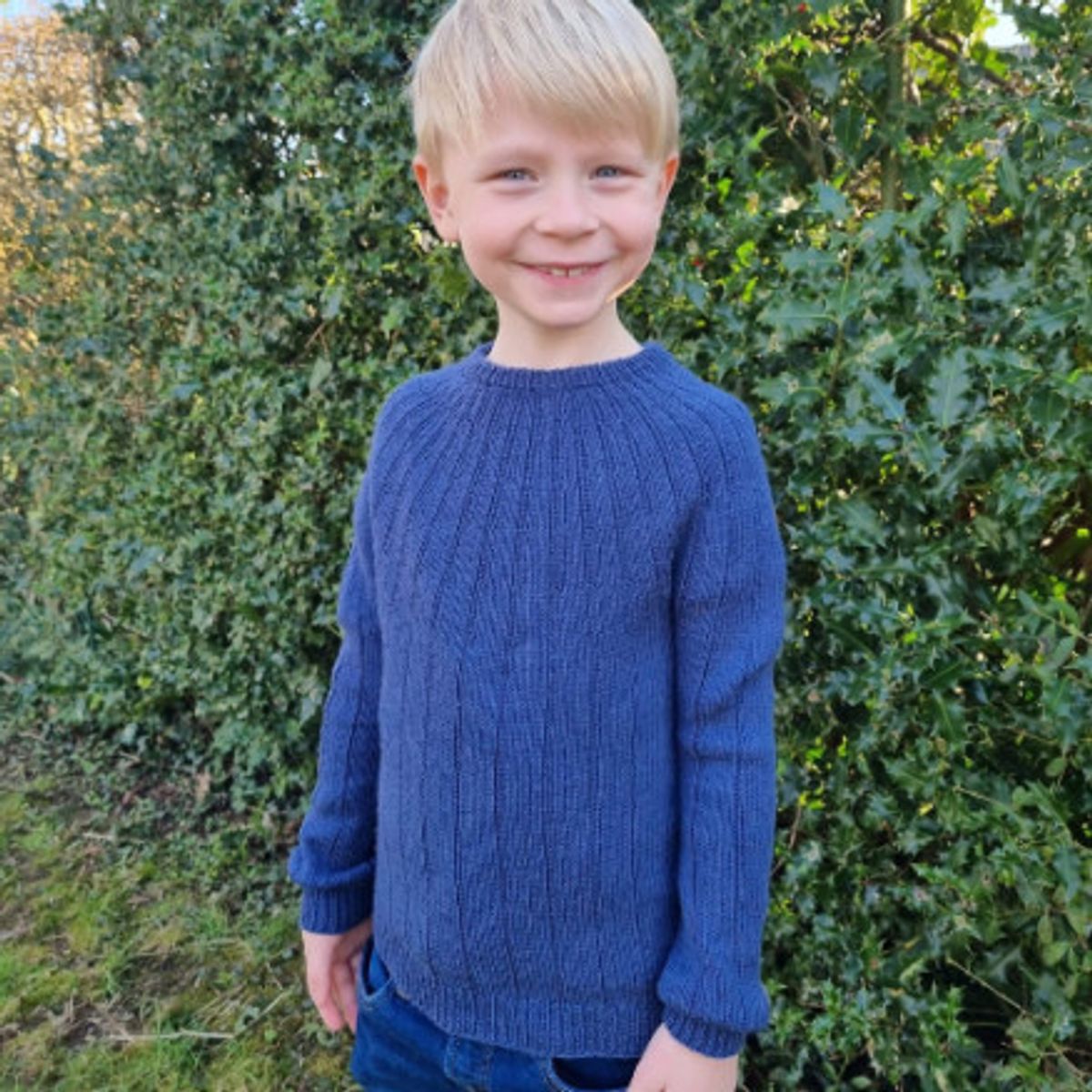 Sevenone Sweater Junior af Knit by Nees - Garnpakke til Sevenone Sweat - 10 år