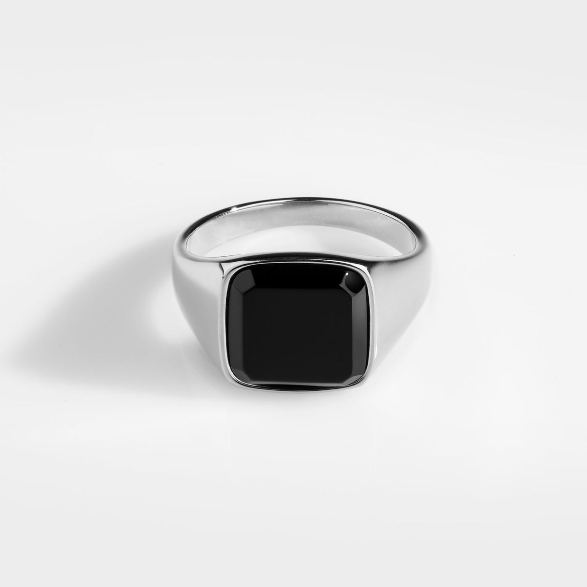 Black Onyx Signature - Sølvtonet ring - Str. 7 - Herre - Northern Legacy