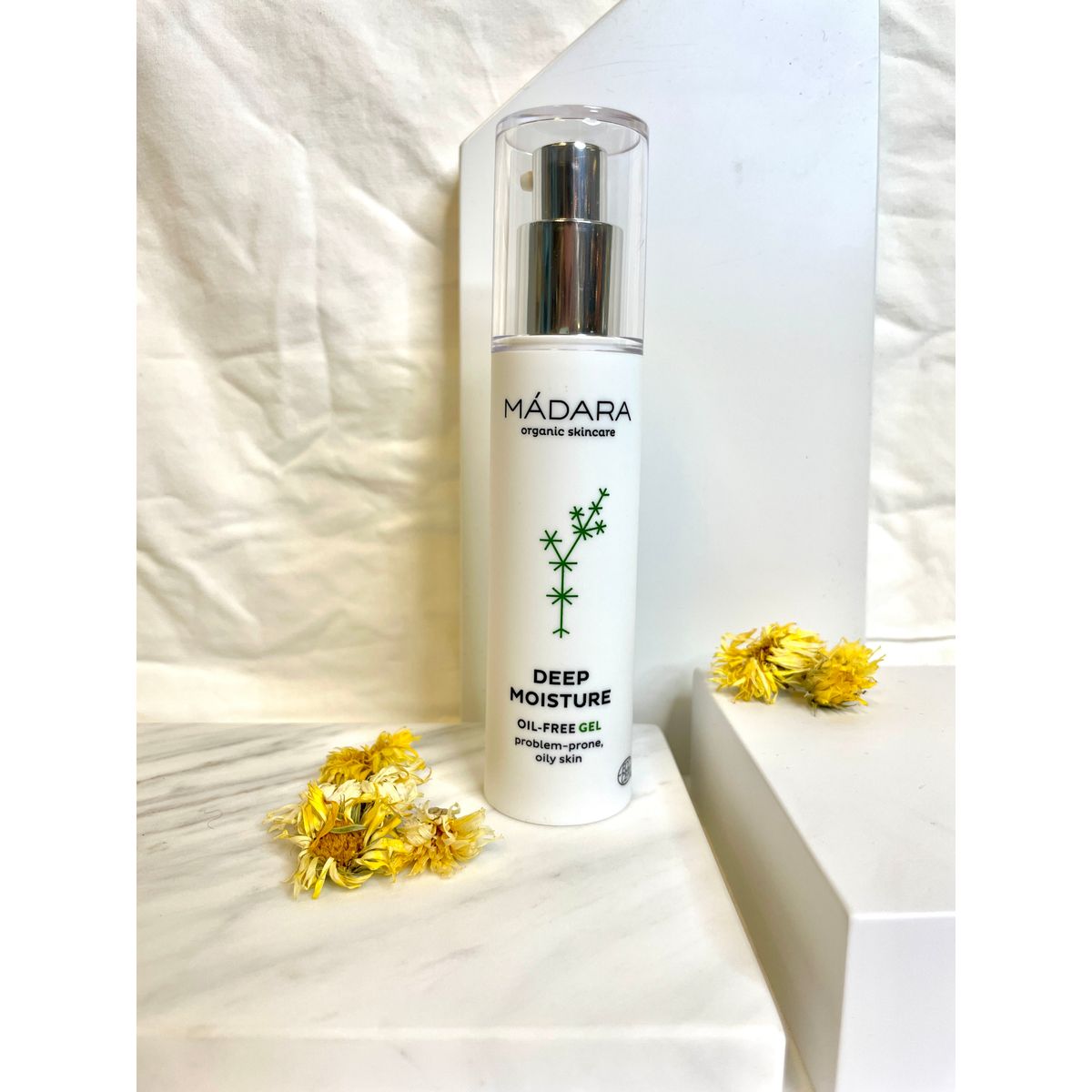 MADARA DEEP Moisture Oil Free Gel