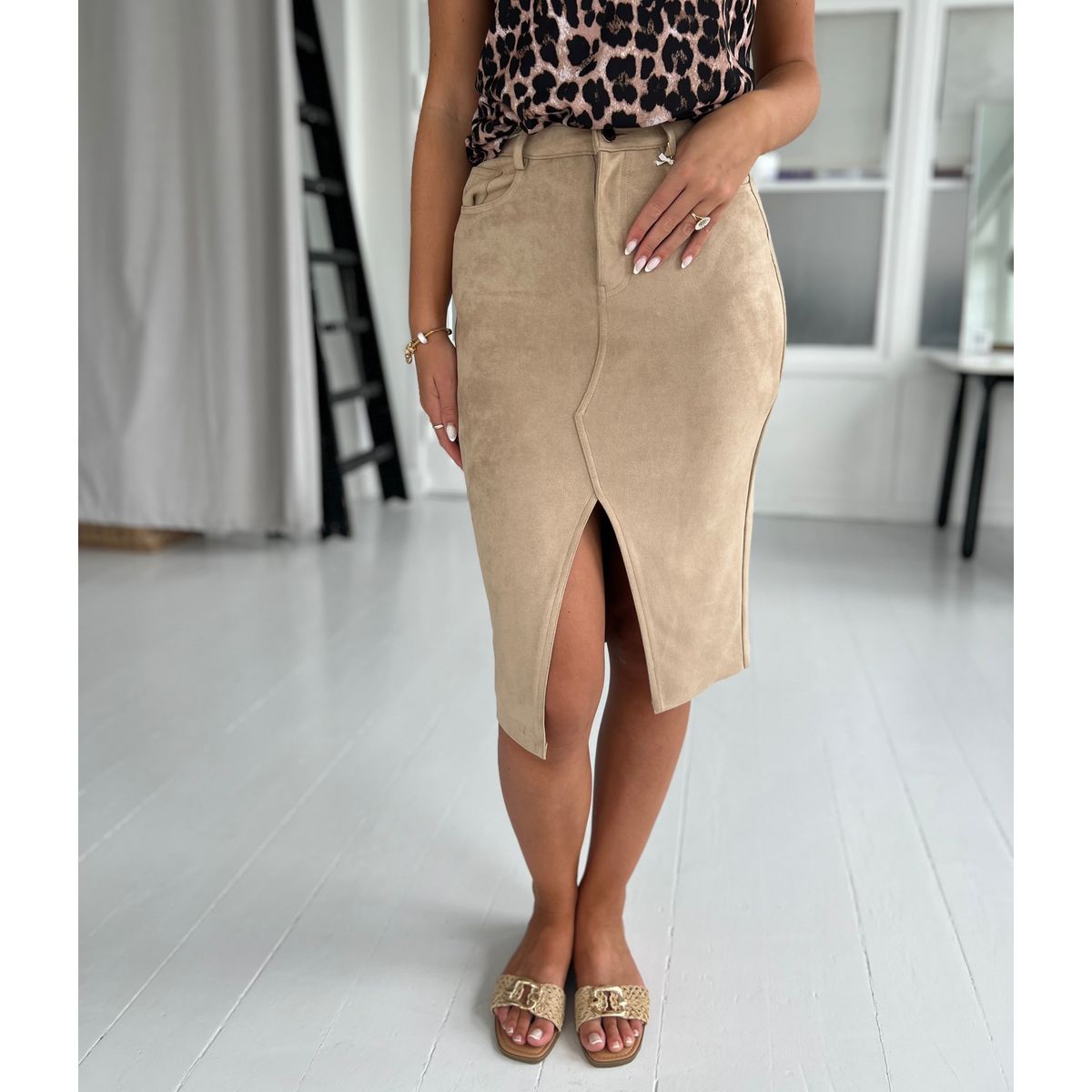 LM beige nubuck skirt Aaberg CPH 40