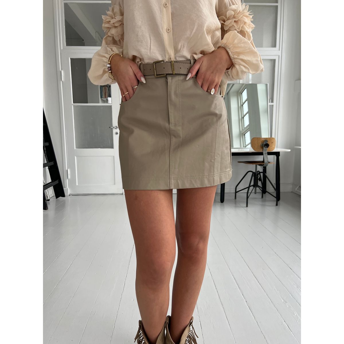 Azaka taupe shorts skirt