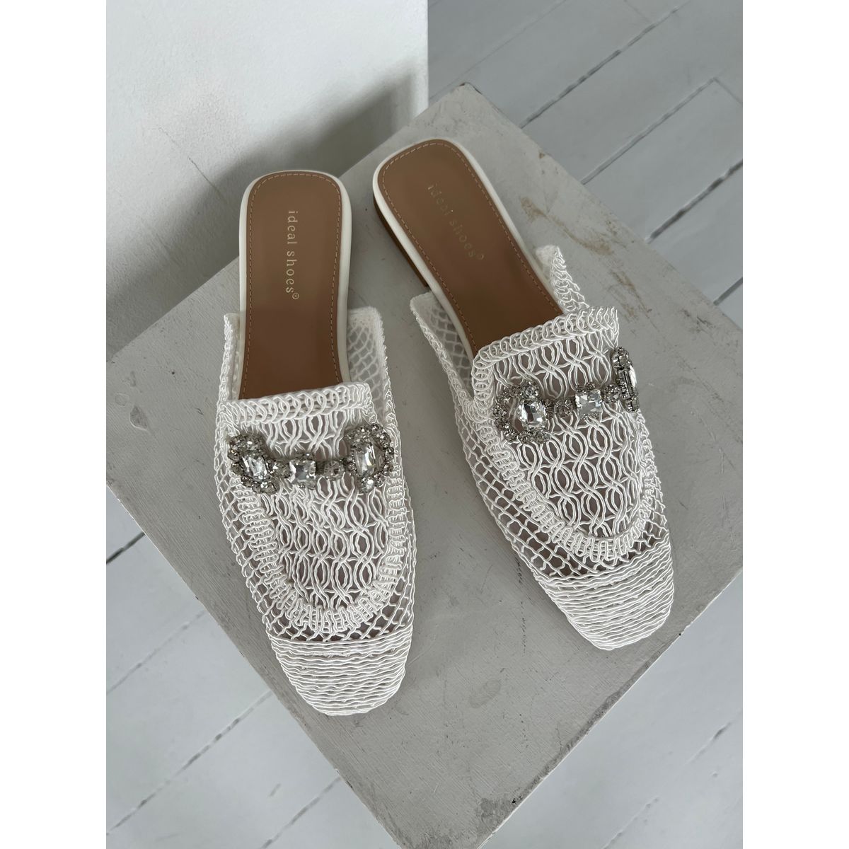 Marquiz white slippers