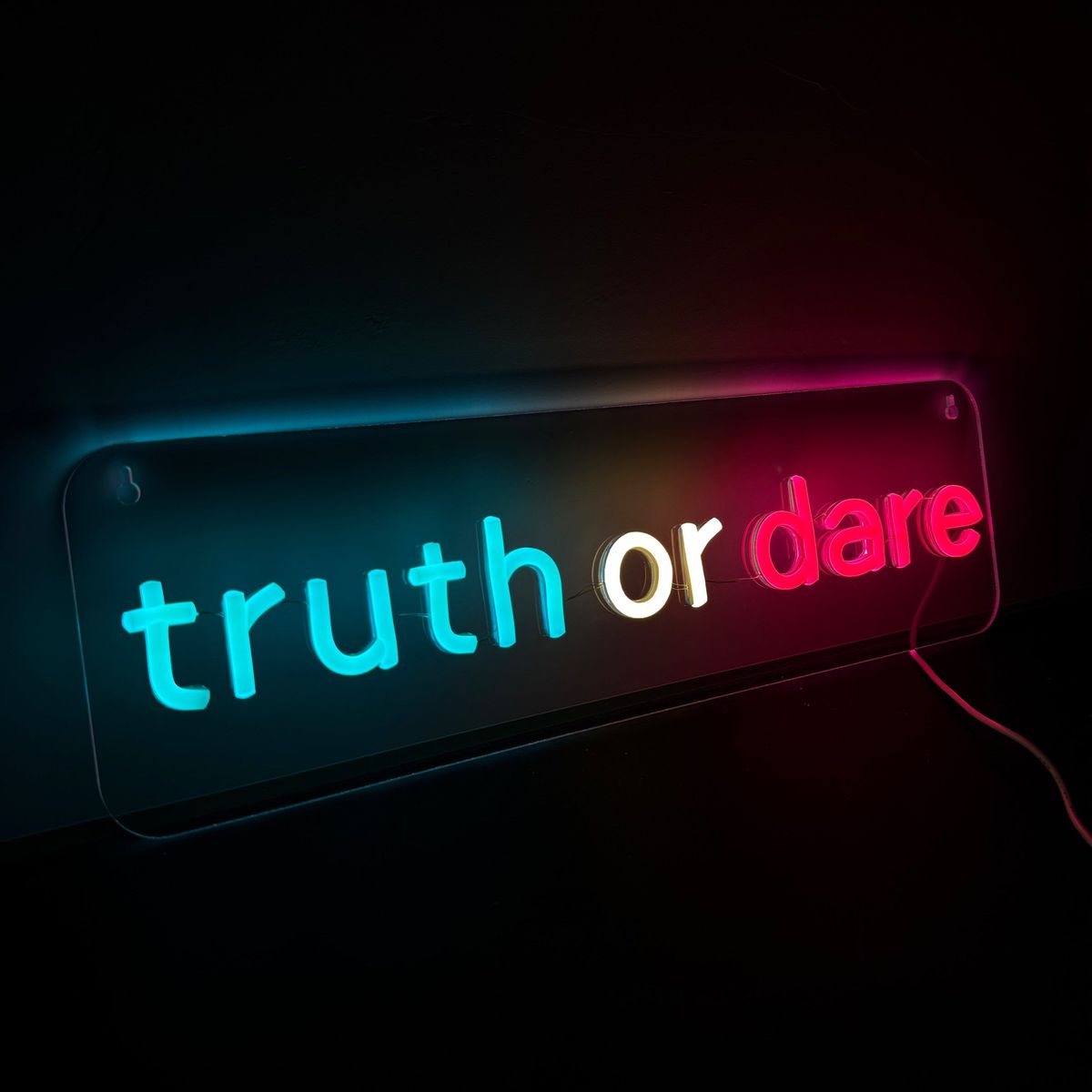 Lightish Truth Or Dare Neon Væglampe