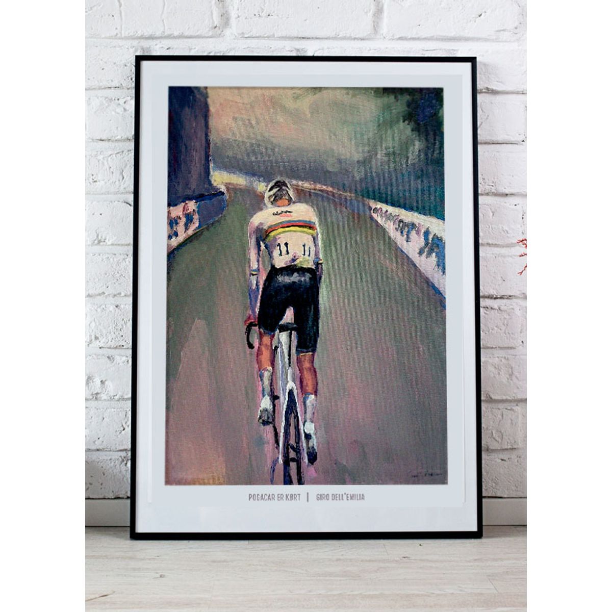 Pogacar er kørt - Giro dell'Emilia-plakat - 70 x 50 cm - Kr. 279,-