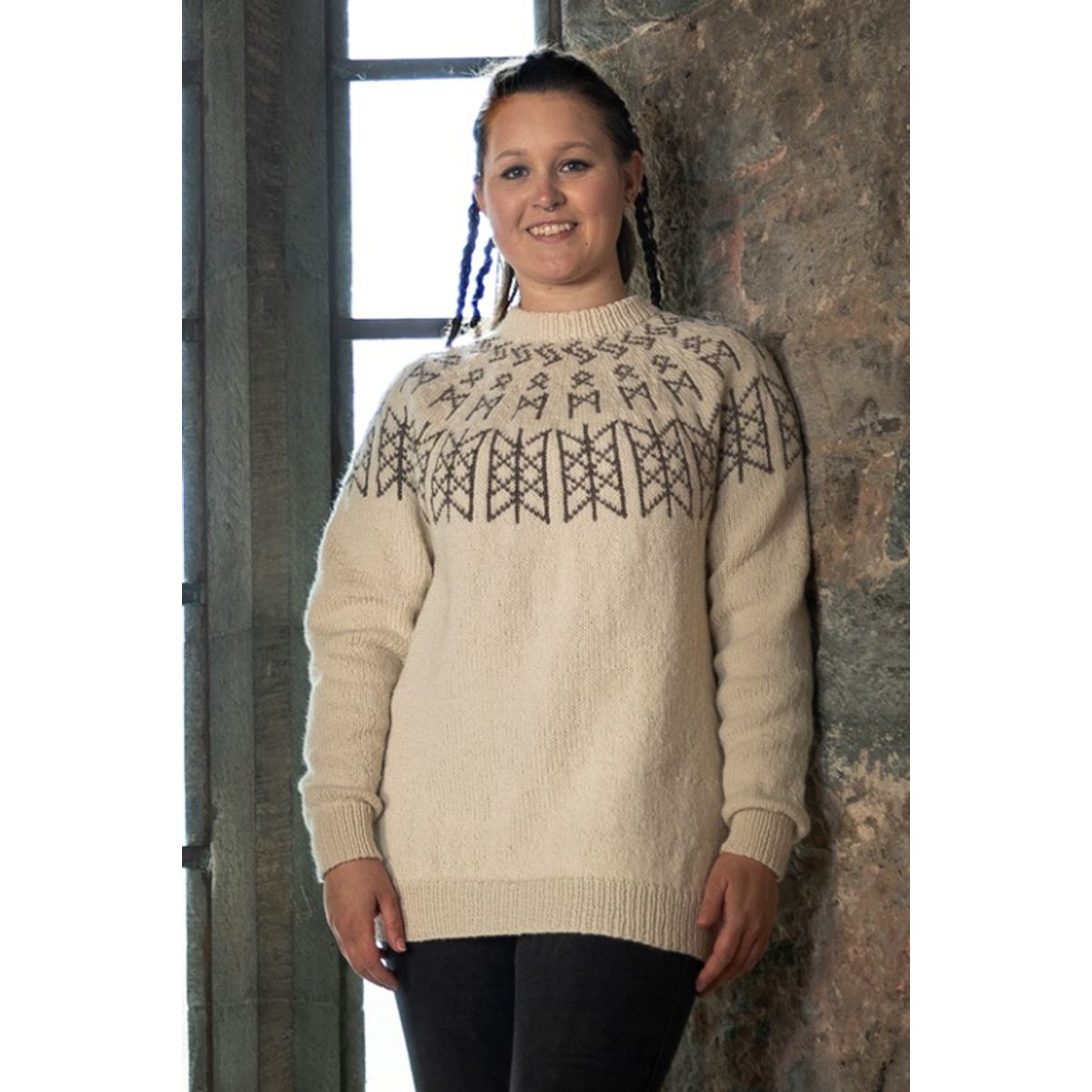 "Skulds Nett" Genser, "Model Verdande" - Viking Design 2127-3B Kit - XS-XXXL - Viking Eco Highland Wool, fra Viking