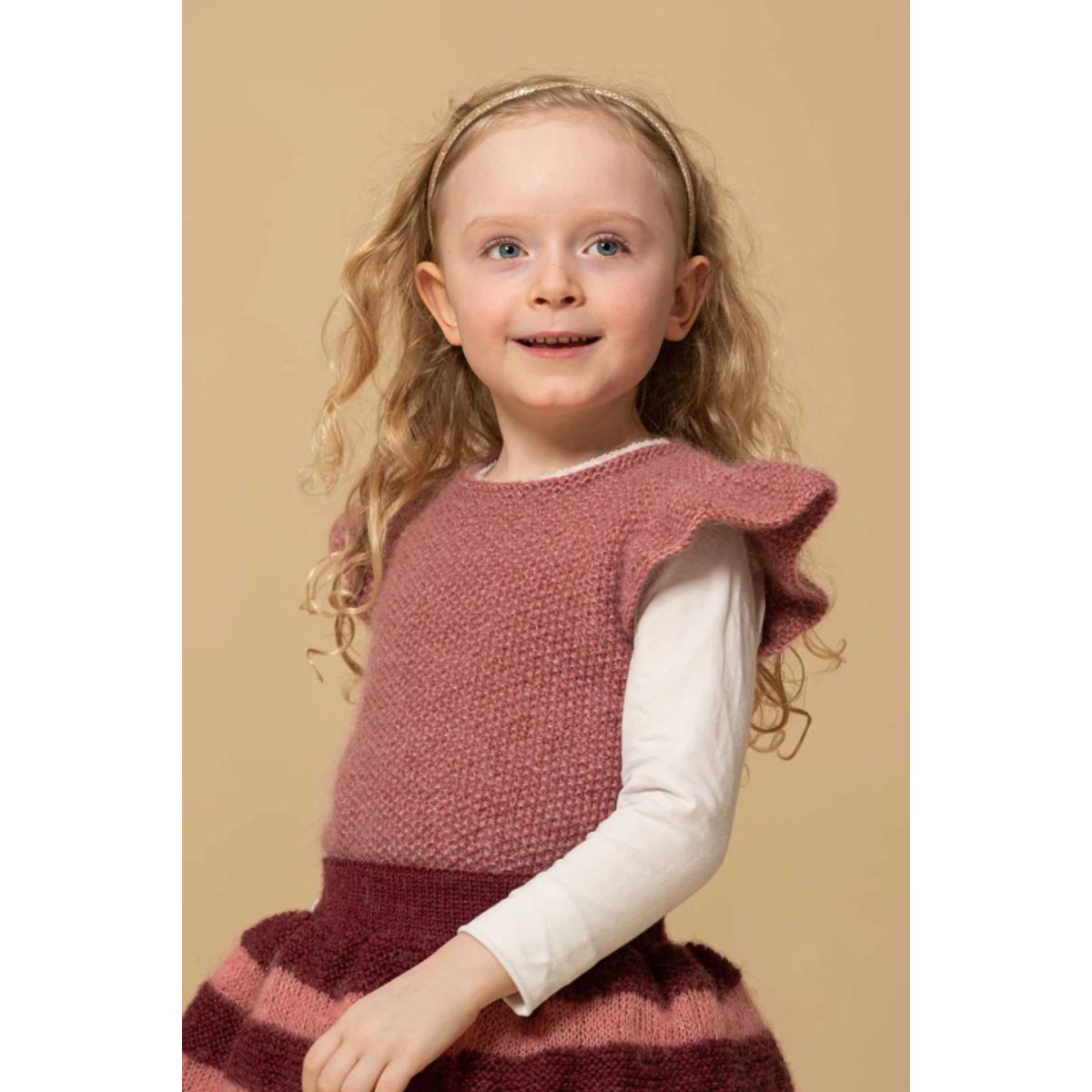 "Klokkeblomst" Vest - Mayflower 144-3 - 2 - 10 år - Mayflower Easy care og Kid Silk, fra Mayflower