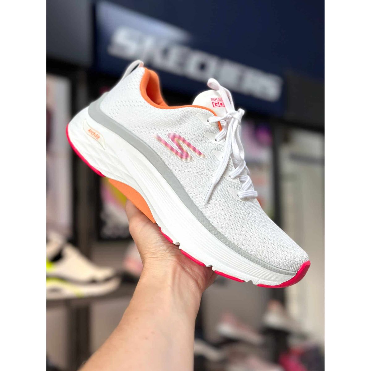 Skechers Max Cushioning Arch Fit - White - Orange 40