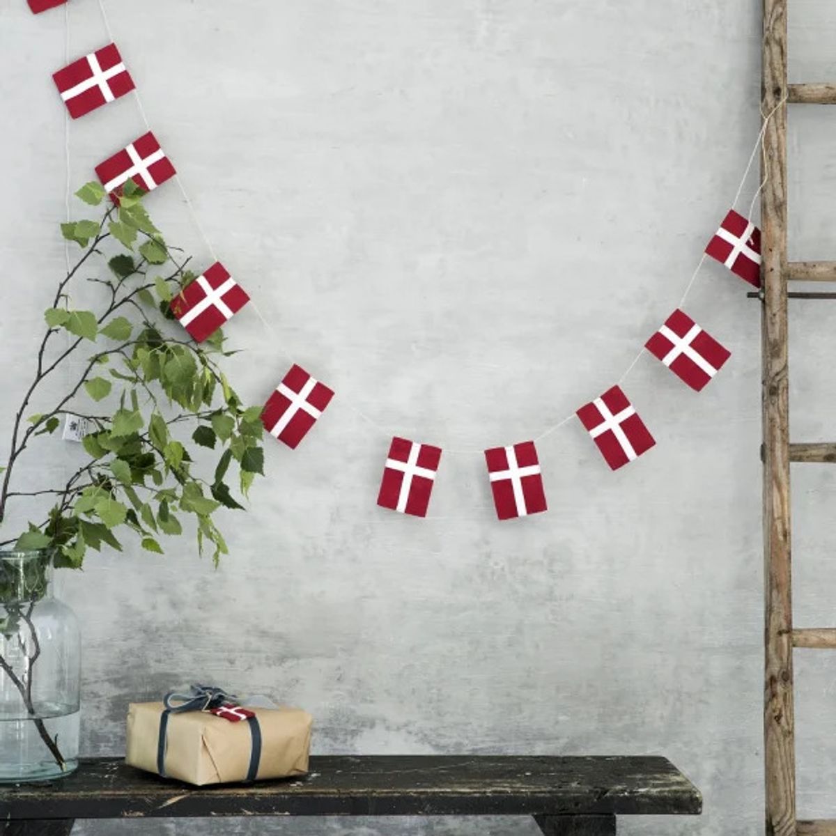 Langkilde & Søn - Stor flagranke med dannebrogsflag