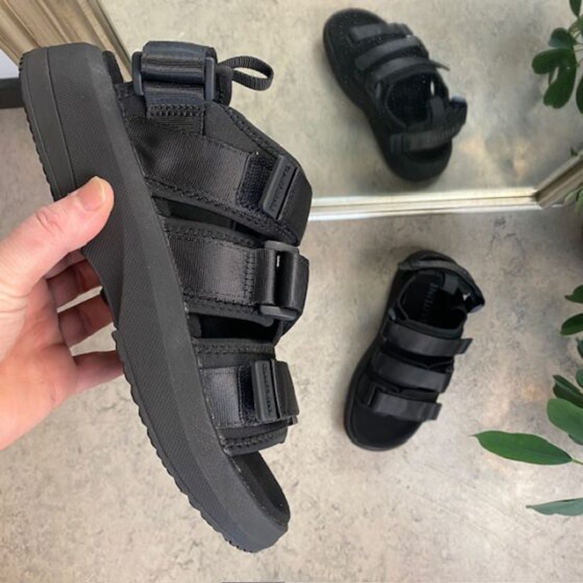 Sort sandal fra Gaitline med gængesål - 37